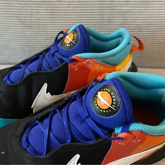 Nike Team Hustle D 10 SE x Space Jam - looney tunes size 7Y (women’s 8.5) - Picture 9 of 11